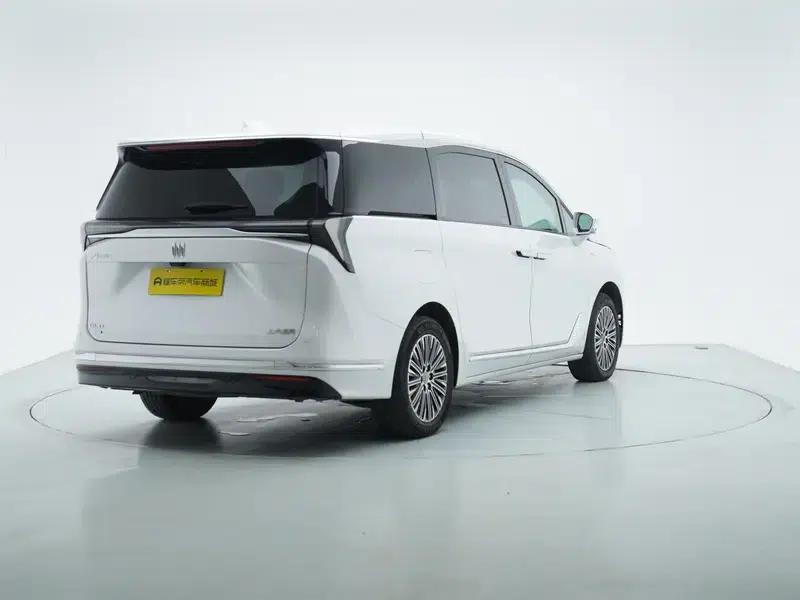 Buick GL8 PHEV 2024 Luxury 1.5T Premium Edition — миниатюра 7