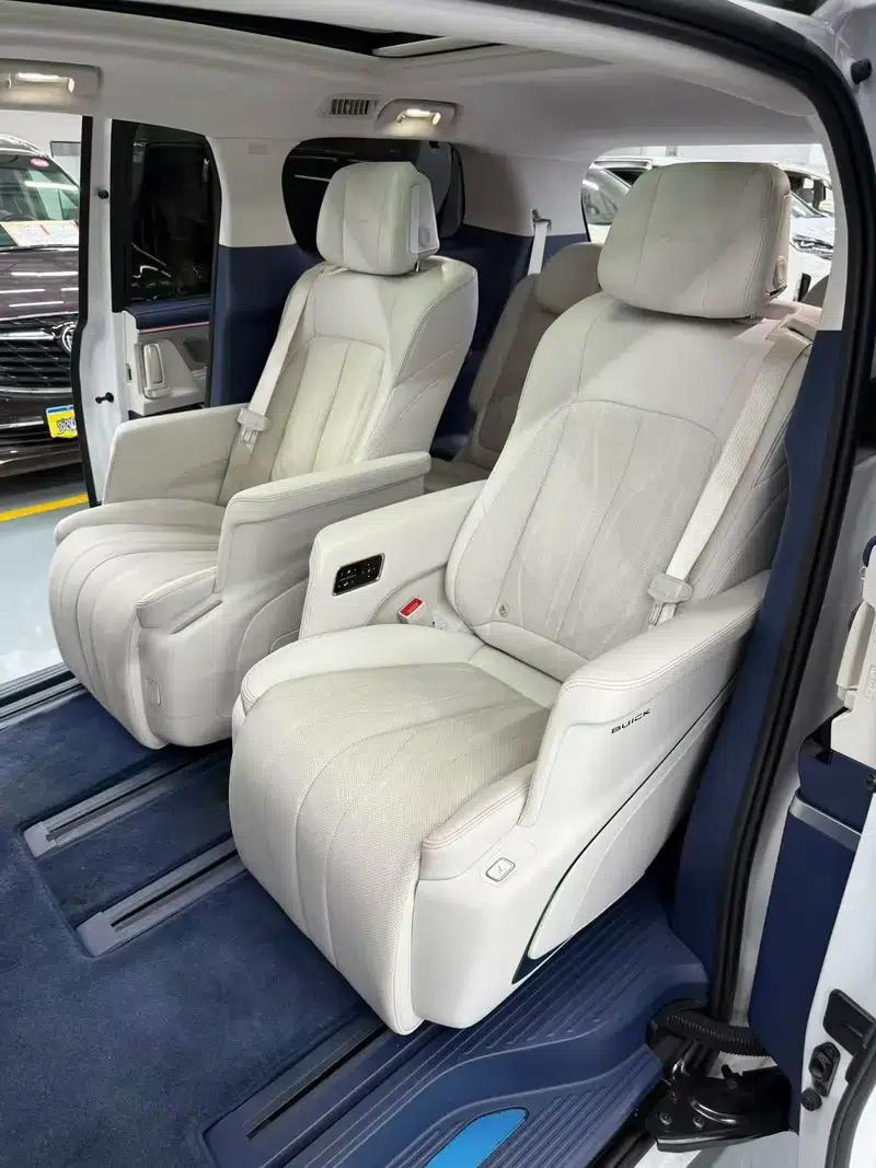 Buick GL8 PHEV 2024 Luxury 1.5T 7-Seat Edition — миниатюра 9