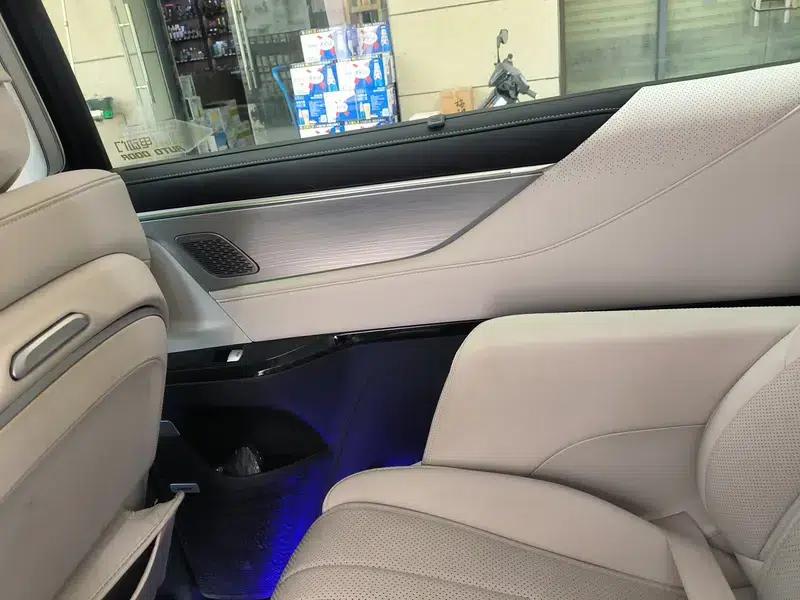 Buick GL8 PHEV 2024 Luxury 1.5T 7-Seat Edition — миниатюра 17