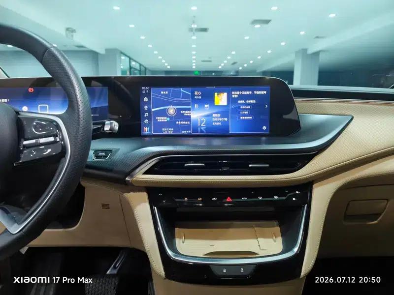 Buick GL8 PHEV 2025 Land Cruiser 1.5T Premium Edition — миниатюра 11