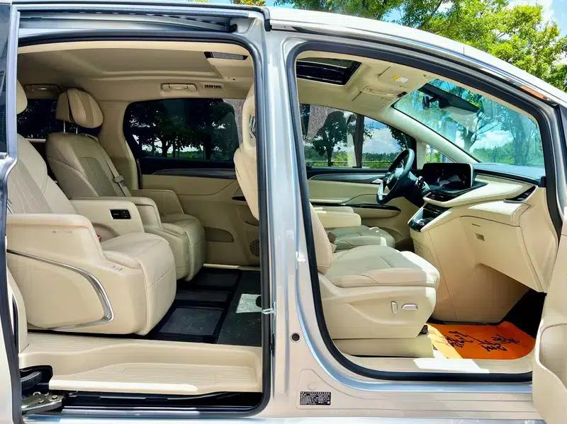 Buick GL8 PHEV 2025 Land Cruiser 1.5T Premium Edition — миниатюра 15