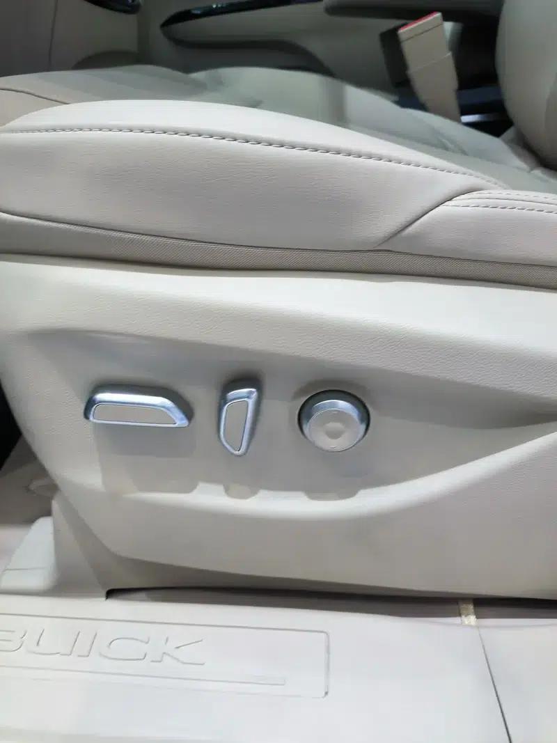 Buick GL8 PHEV 2025 Land Cruiser 1.5T First Enjoy Edition — миниатюра 13