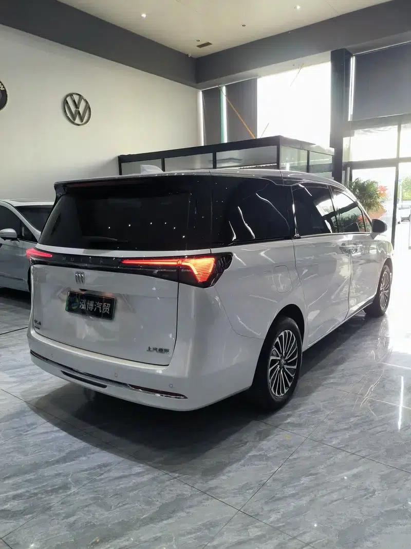 Buick GL8 PHEV 2025 Land Cruiser 1.5T First Enjoy Edition — миниатюра 6