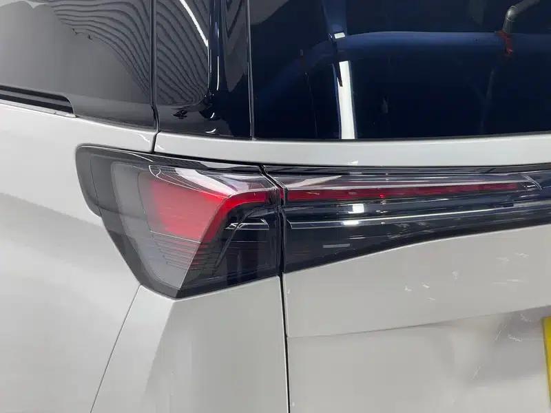 Buick GL8 PHEV 2025 Land Cruiser 1.5T Premium Edition — миниатюра 13