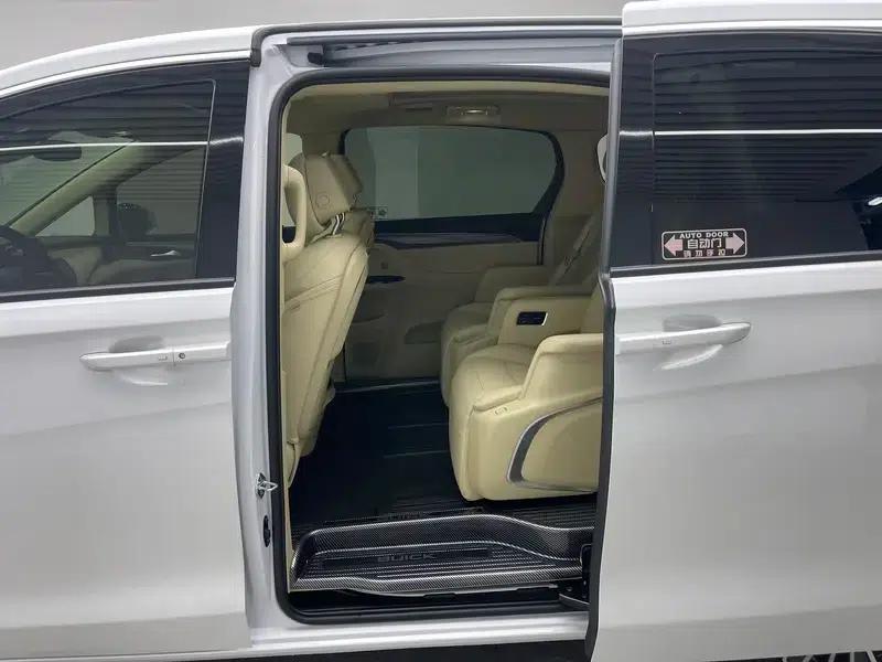 Buick GL8 PHEV 2025 Land Cruiser 1.5T Premium Edition — миниатюра 18