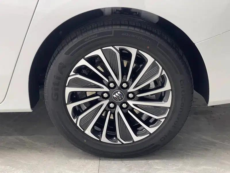 Buick GL8 PHEV 2025 Land Cruiser 1.5T Premium Edition — миниатюра 9