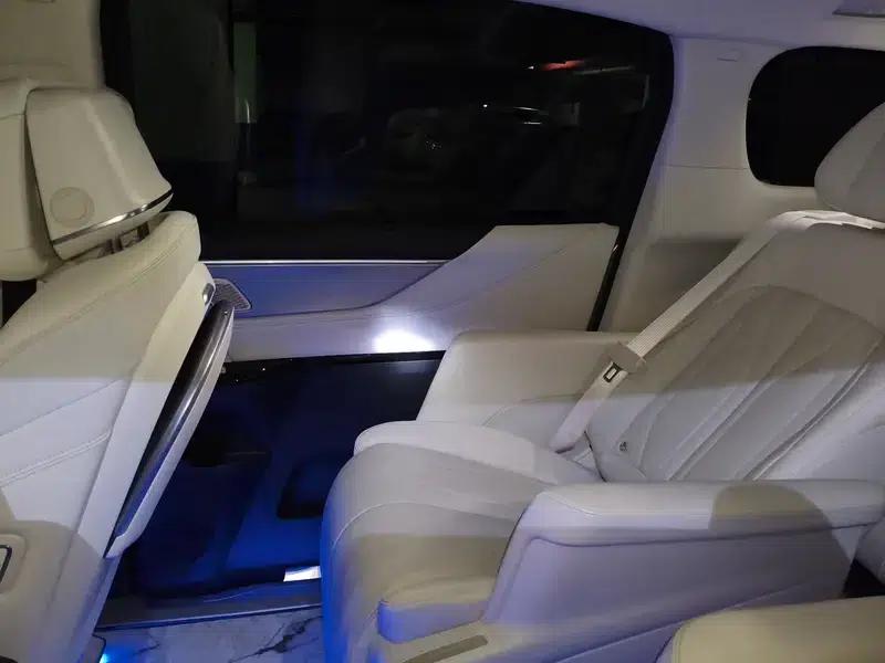 Buick GL8 PHEV 2024 Luxury 1.5T Premium Edition — миниатюра 17