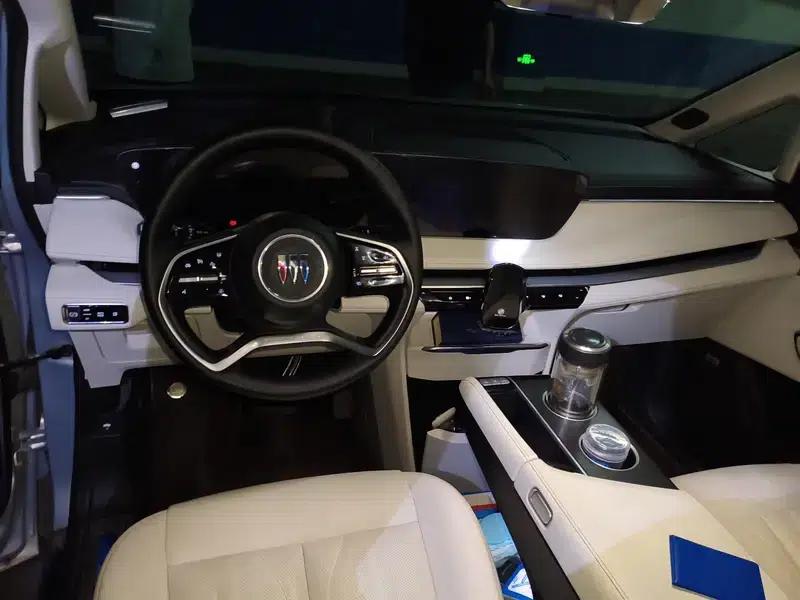 Buick GL8 PHEV 2024 Luxury 1.5T Premium Edition — миниатюра 10