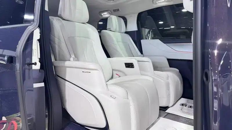 Buick GL8 PHEV 2026 Luxury Edition 1.5T — миниатюра 18