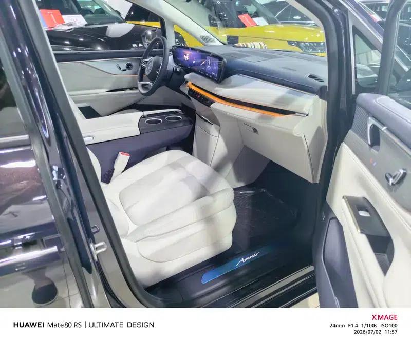 Buick GL8 PHEV 2026 Luxury Edition 1.5T — миниатюра 6
