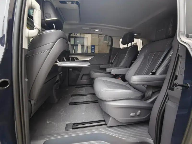 Buick GL8 PHEV 2026 Luxury 1.5T Smart Edition — миниатюра 16
