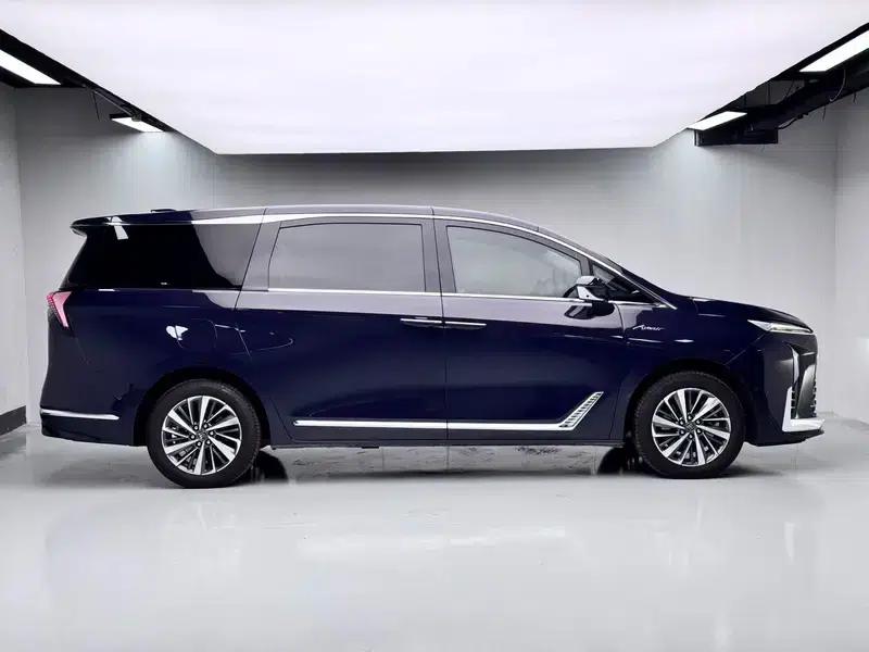 Buick GL8 PHEV 2026 Luxury Edition 1.5T — миниатюра 8