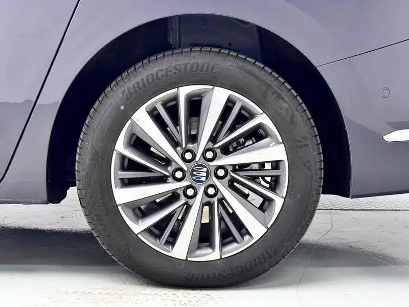 Buick GL8 PHEV 2026 Luxury Edition 1.5T — миниатюра 9