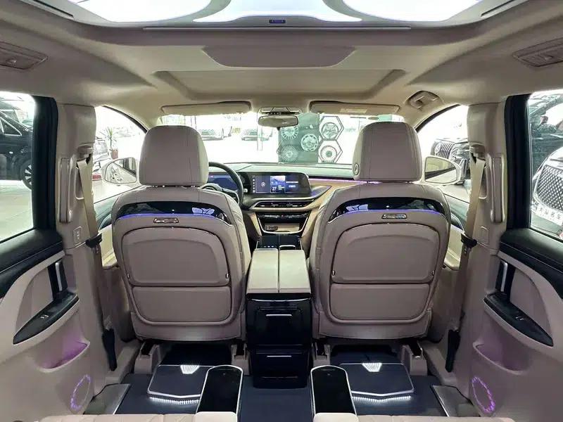 Buick GL8 PHEV 2025 Land Cruiser 1.5T First Enjoy Edition — миниатюра 13