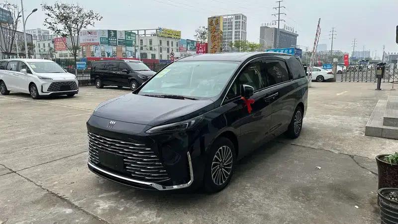Buick GL8 PHEV 2025 Land Cruiser 1.5T First Enjoy Edition — миниатюра 1