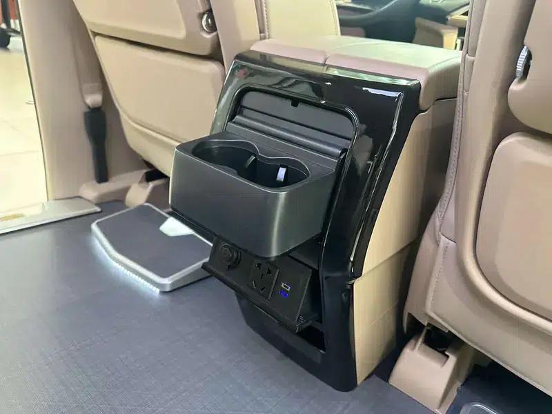 Buick GL8 PHEV 2025 Land Cruiser 1.5T First Enjoy Edition — миниатюра 7