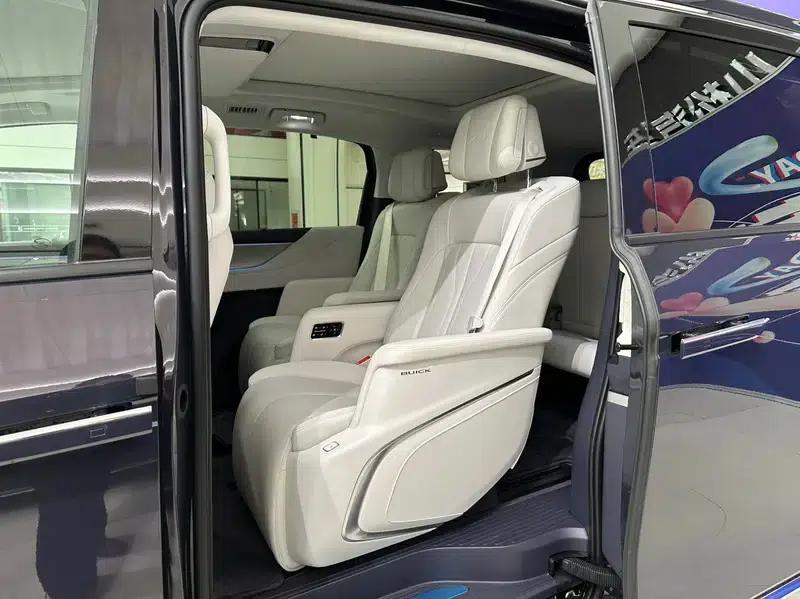 Buick GL8 PHEV 2026 Luxury Edition 1.5T — миниатюра 16
