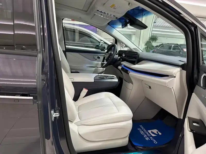 Buick GL8 PHEV 2026 Luxury Edition 1.5T — миниатюра 19