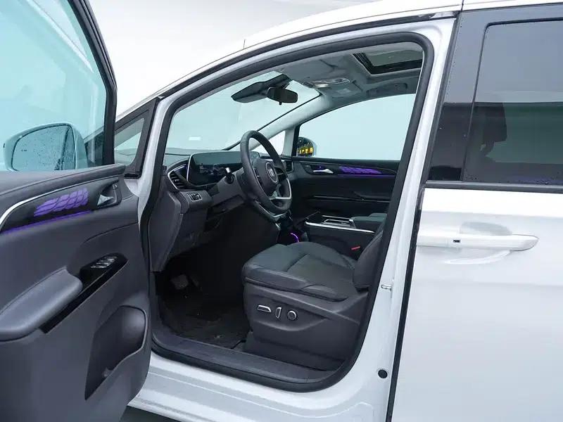 Buick GL8 PHEV 2025 Land Cruiser 1.5T Premium Edition — миниатюра 17