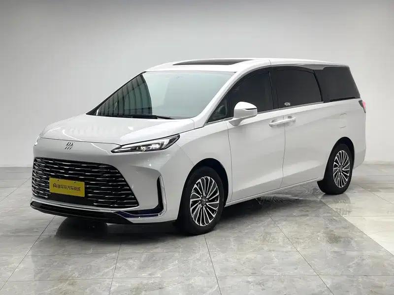 Buick GL8 PHEV 2025 Land Cruiser 1.5T First Enjoy Edition — миниатюра 1