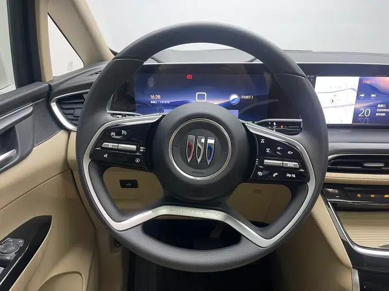 Buick GL8 PHEV 2025 Land Cruiser 1.5T First Enjoy Edition — миниатюра 16