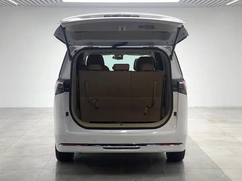 Buick GL8 PHEV 2025 Land Cruiser 1.5T First Enjoy Edition — миниатюра 20