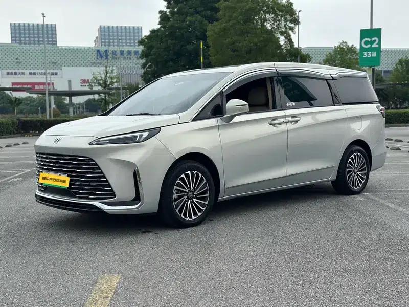 Buick GL8 PHEV 2025 Land Cruiser 1.5T Smart Edition — миниатюра 1