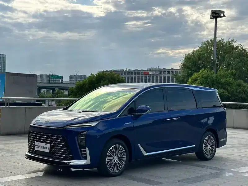 Buick GL8 PHEV 2024 Luxury 1.5T 7-Seat Edition — миниатюра 1