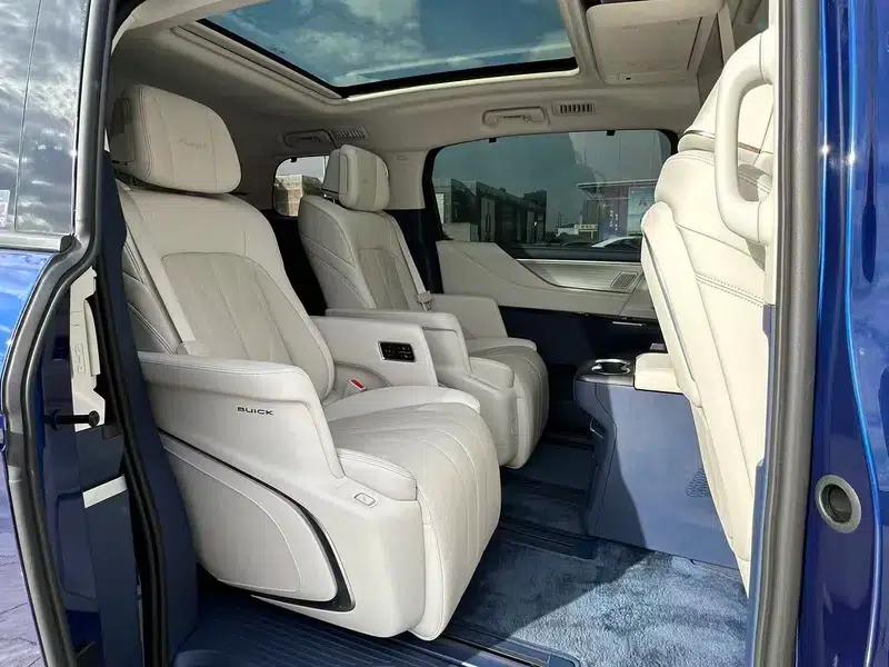 Buick GL8 PHEV 2024 Luxury 1.5T 7-Seat Edition — миниатюра 12