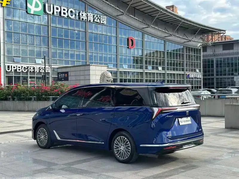 Buick GL8 PHEV 2024 Luxury 1.5T 7-Seat Edition — миниатюра 5