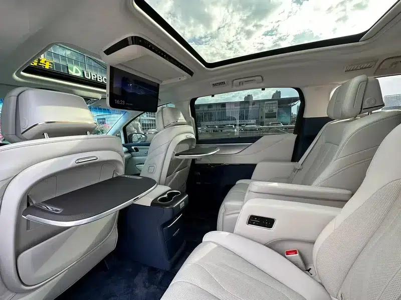 Buick GL8 PHEV 2024 Luxury 1.5T 7-Seat Edition — миниатюра 10