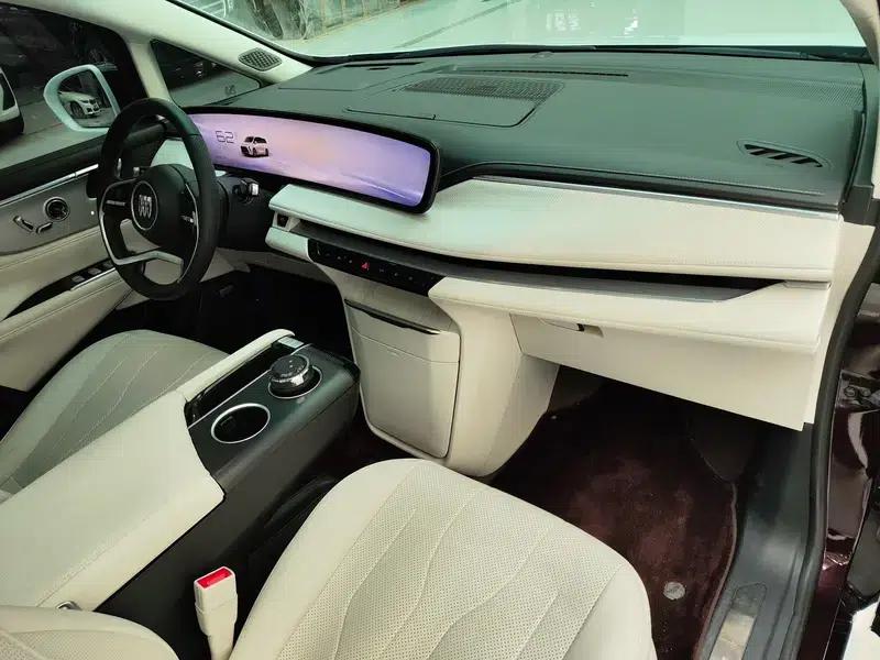 Buick GL8 PHEV 2024 Luxury 1.5T Premium Edition — миниатюра 17