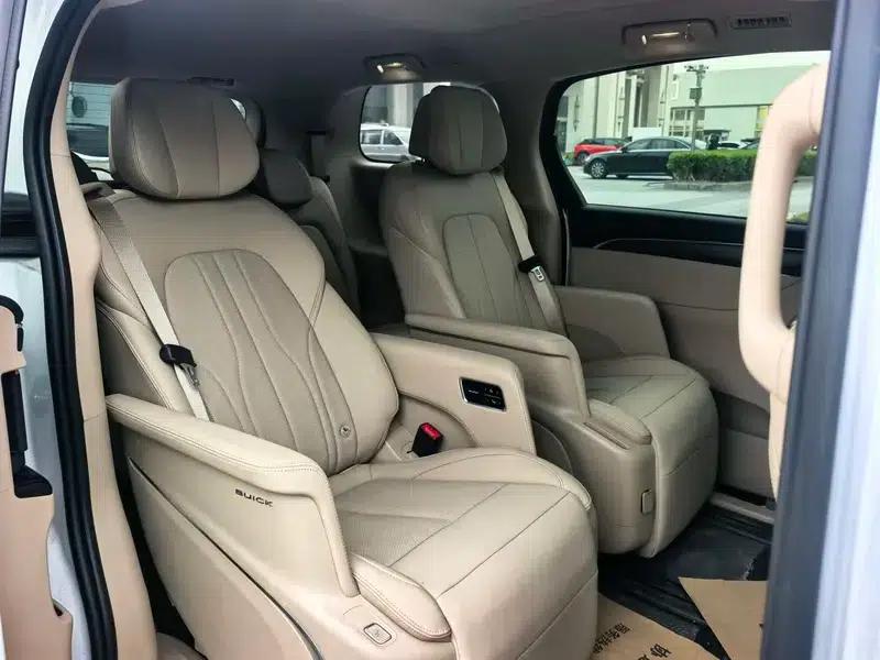 Buick GL8 PHEV 2025 Land Cruiser 1.5T Premium Edition — миниатюра 18