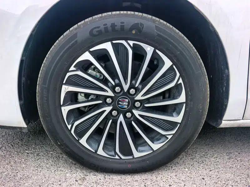 Buick GL8 PHEV 2025 Land Cruiser 1.5T Premium Edition — миниатюра 7