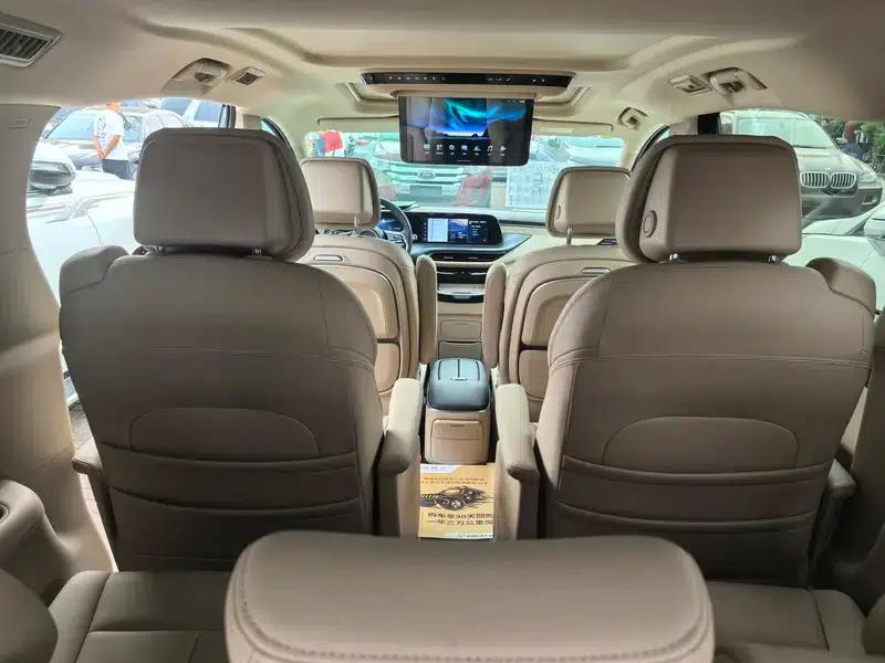 Buick GL8 PHEV 2025 Land Cruiser 1.5T Premium Edition — миниатюра 13