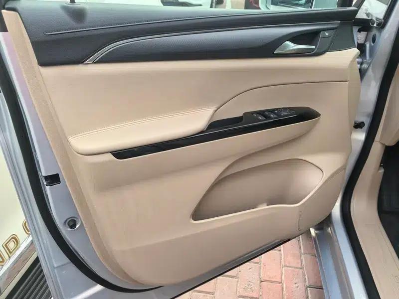 Buick GL8 PHEV 2025 Land Cruiser 1.5T Premium Edition — миниатюра 17