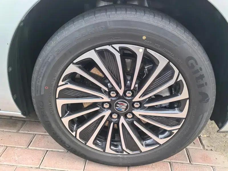 Buick GL8 PHEV 2025 Land Cruiser 1.5T Premium Edition — миниатюра 5