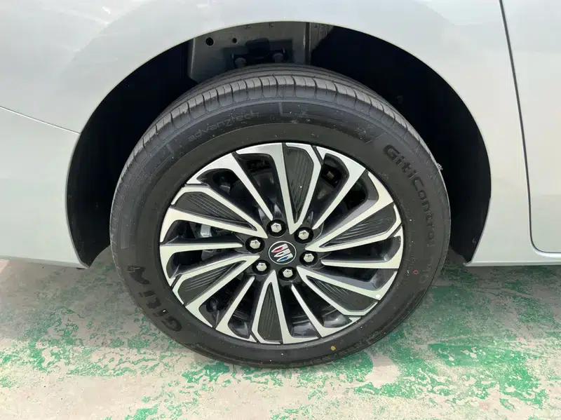 Buick GL8 PHEV 2025 Land Cruiser 1.5T Smart Edition — миниатюра 10