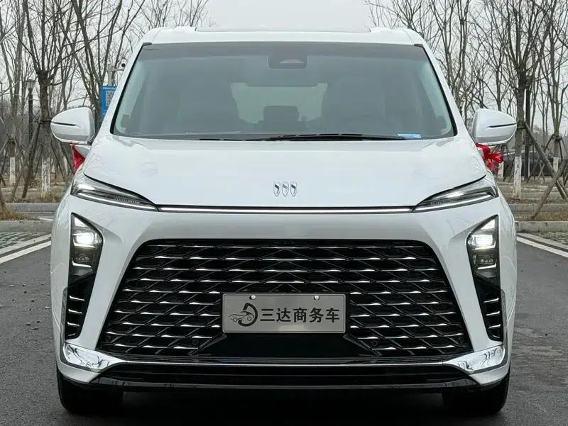Buick GL8 PHEV 2024 Luxury Edition 1.5T 6-seat Luxury Version — миниатюра 2