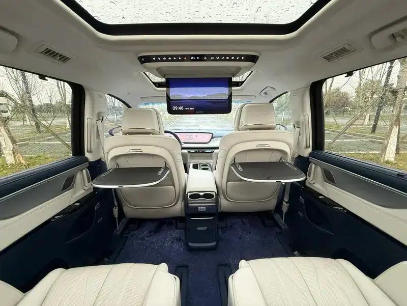 Buick GL8 PHEV 2024 Luxury Edition 1.5T 6-seat Luxury Version — миниатюра 11