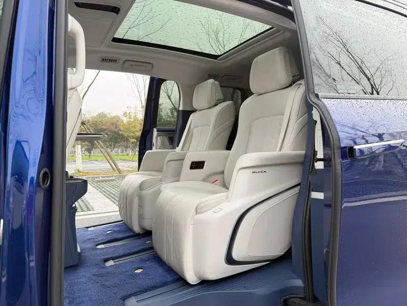 Buick GL8 PHEV 2024 Luxury Edition 1.5T 6-seat Luxury Version — миниатюра 19