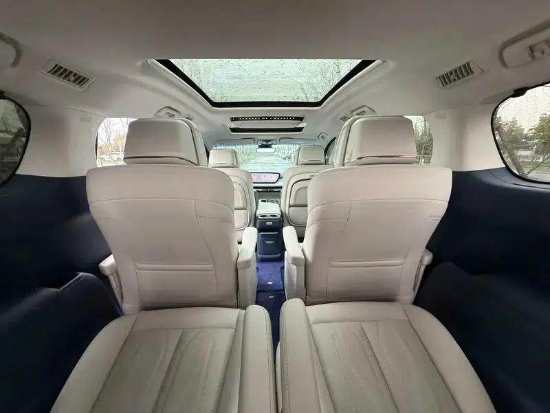 Buick GL8 PHEV 2024 Luxury Edition 1.5T 6-seat Luxury Version — миниатюра 20