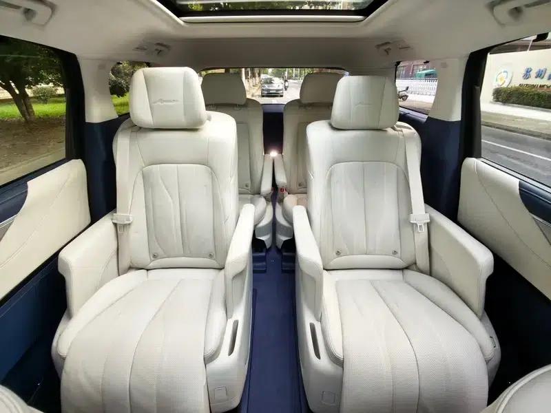 Buick GL8 PHEV 2024 Luxury Edition 1.5T 6-seat Luxury Version — миниатюра 16