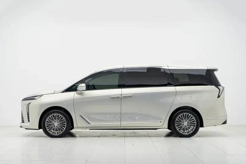 Buick GL8 PHEV 2024 Luxury Edition 1.5T 6-seat Luxury Version — миниатюра 4