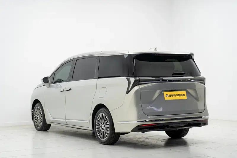 Buick GL8 PHEV 2024 Luxury Edition 1.5T 6-seat Luxury Version — миниатюра 5