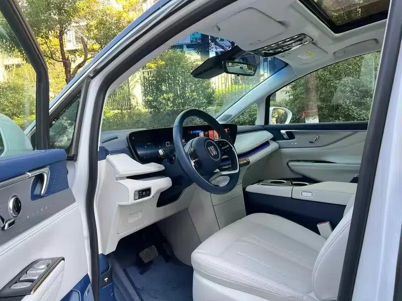 Buick GL8 PHEV 2024 Luxury 1.5T 7-Seat Edition — миниатюра 7