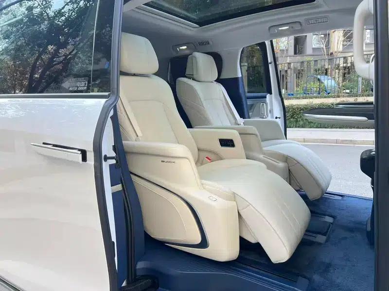 Buick GL8 PHEV 2024 Luxury 1.5T 7-Seat Edition — миниатюра 8
