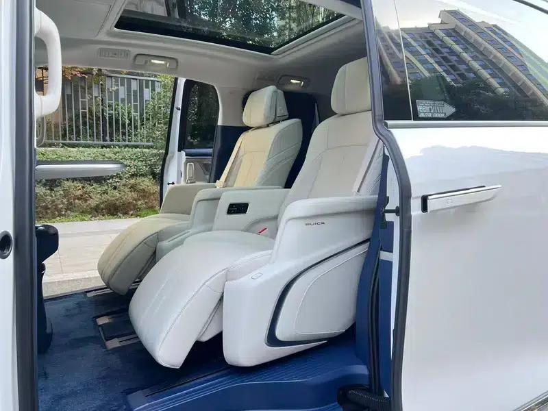 Buick GL8 PHEV 2024 Luxury 1.5T 7-Seat Edition — миниатюра 9
