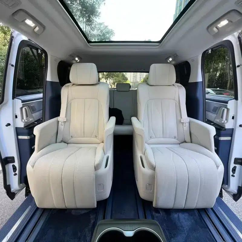 Buick GL8 PHEV 2024 Luxury 1.5T 7-Seat Edition — миниатюра 10