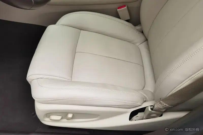 Buick LaCrosse 2013 2.4L SIDI Leading Comfort Edition — миниатюра 18